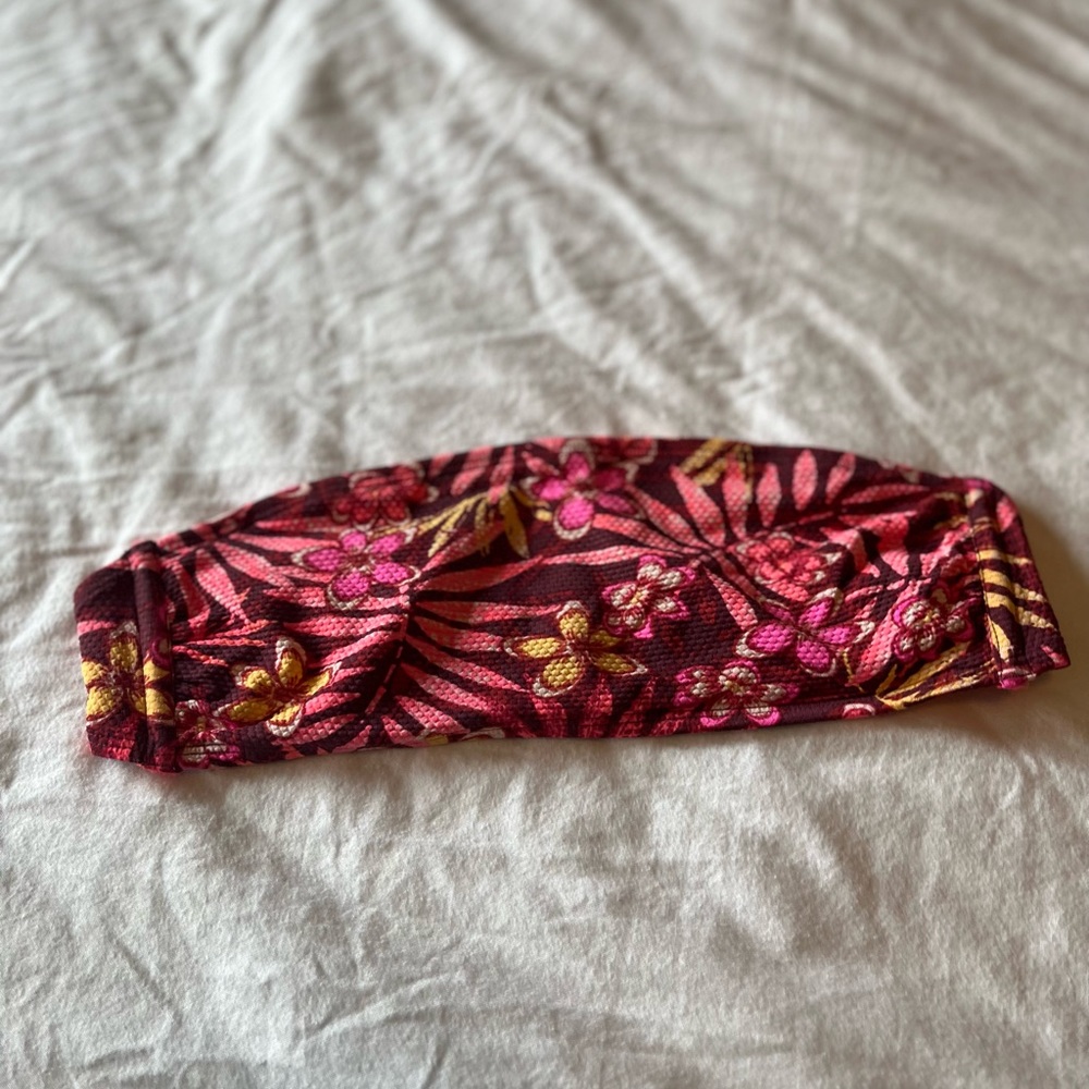 Strapless bikini top